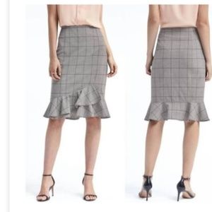 ruffle hem lightweight wool skirt size 2P